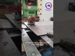 長さ 4m プリガルバナイズされた鋼鉄 安全ダイヤのグリップ 階段のトレッド