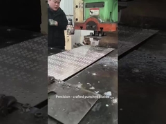 アルミ 黒色 防滑格子 優れた耐候性