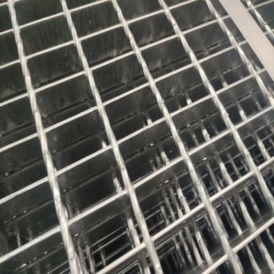3mmクロスバー ホットディープスムーズ表面鋼格子 建築用