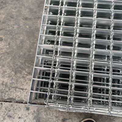 石油とガス産業のための7mmワイヤーピッチ抗滑りグリッティング