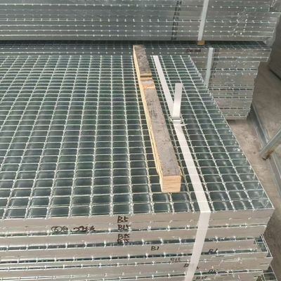 工場ワークショップで使用される風や腐食に耐える鉄格子