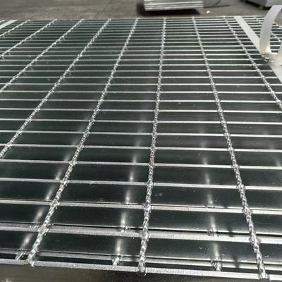 機械圧力で溶接された工業用鋼床格子
