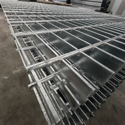 アノジスされた表面仕上げ 腐食耐性のためのアルミニウム棒格子 厚さ5mm