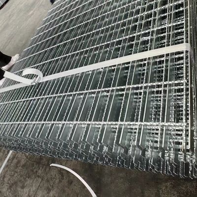 鋼鉄のグリッティング 防滑 耐久性産業用