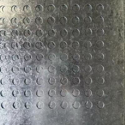 建築,航空宇宙,環境保護のための優れた性能とカスタム仕様を持つ孔付き金属プレート